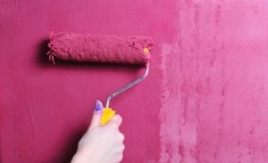 Как красить стены водоэмульсионной краской