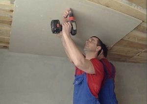 Правила крепления гипсокартона к деревянному потолку и необходимые особенности установки каркаса - Блог о потолках